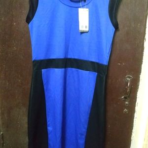 Dresses knee length nicely fitted Size Large (Indian)